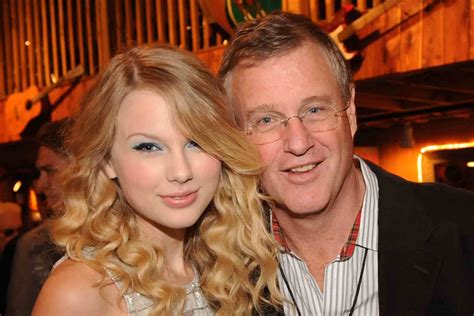 taylor swift with dad